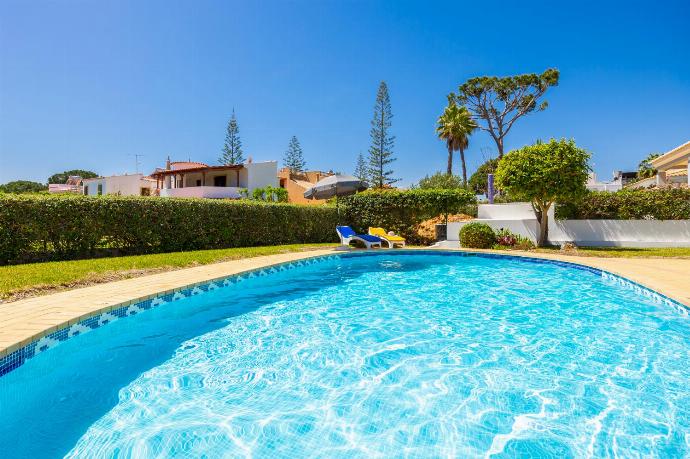 Private pool, terrace, and garden . - Villa Cavaco . (Galería de imágenes) }}