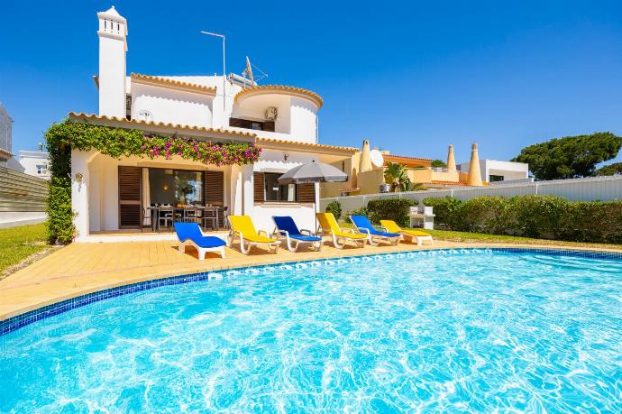 Beautiful villa with private pool, terrace, and garden . - Villa Cavaco . (Galería de imágenes) }}