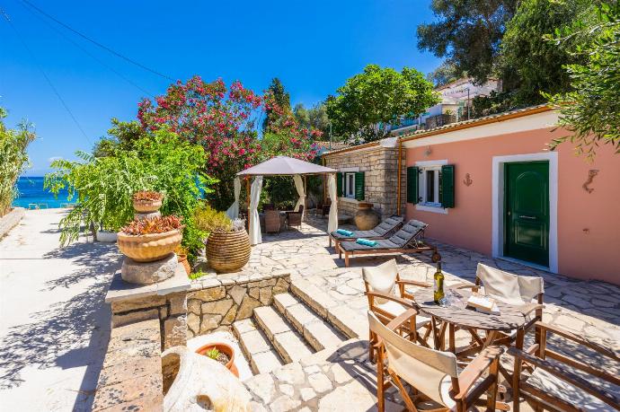 Beautiful cottage with private terrace and sea views . - Levrecchio Beach Cottage . (Photo Gallery) }}
