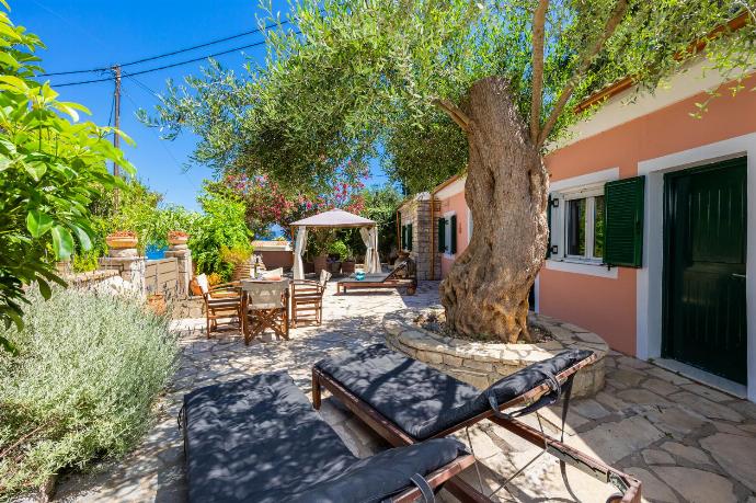 Beautiful cottage with private terrace and sea views . - Levrecchio Beach Cottage . (Photo Gallery) }}