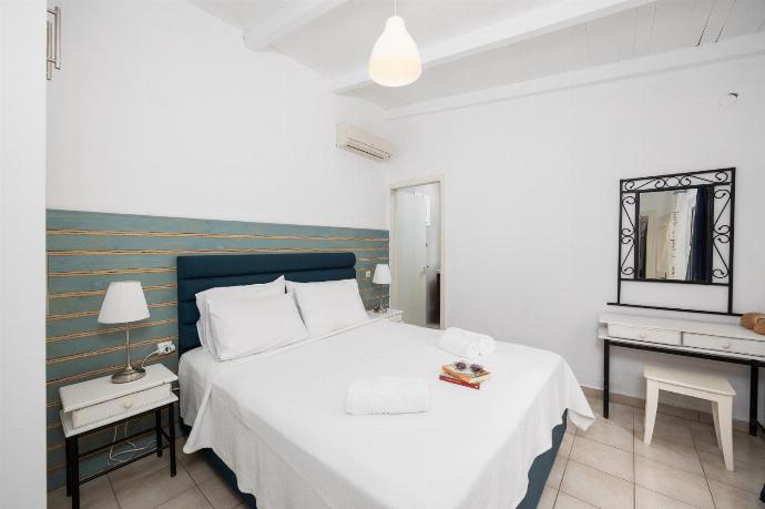 Double bedroom with en suite bathroom and A/C . - Levrecchio Beach Cottage . (Photo Gallery) }}