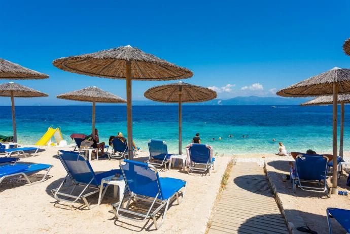 Local beach . - Levrecchio Beach Cottage . (Photo Gallery) }}