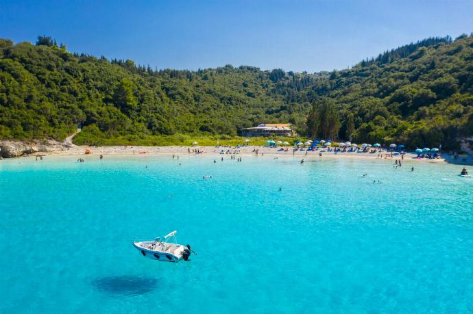 Antipaxos . - Levrecchio Beach Cottage . (Photo Gallery) }}