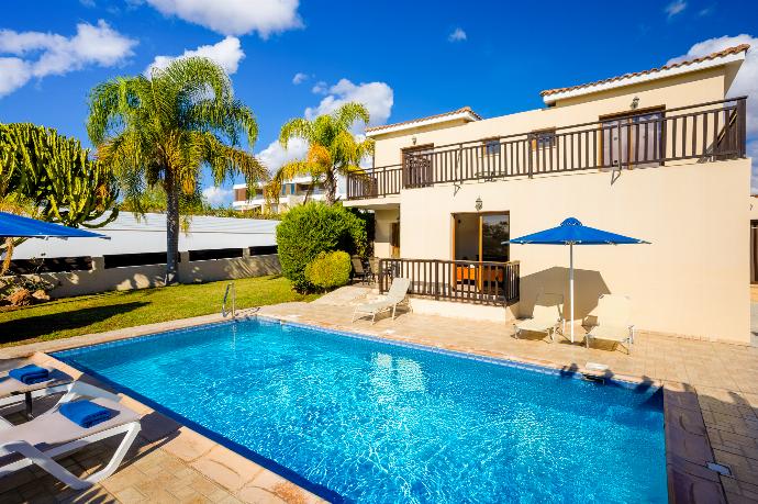  . - Villa Sunlove . (Photo Gallery) }}