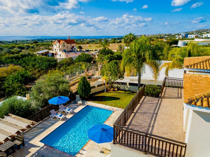  . - Villa Sunlove . (Photo Gallery) }}