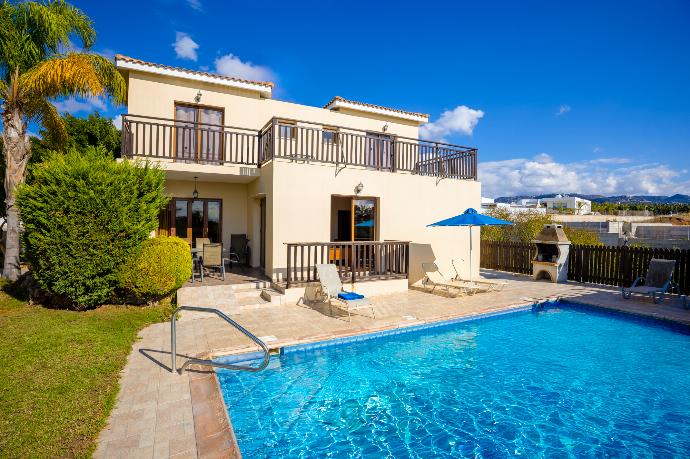  . - Villa Sunlove . (Photo Gallery) }}