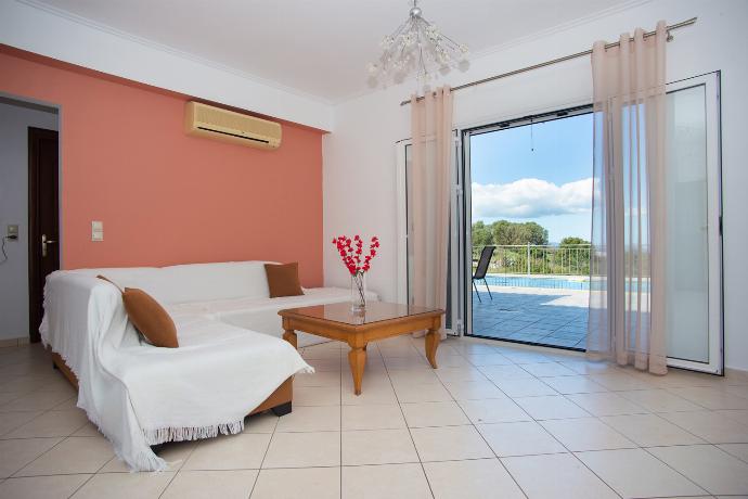  . - Europe Villa Io . (Γκαλερί Φωτογραφιών) }}
