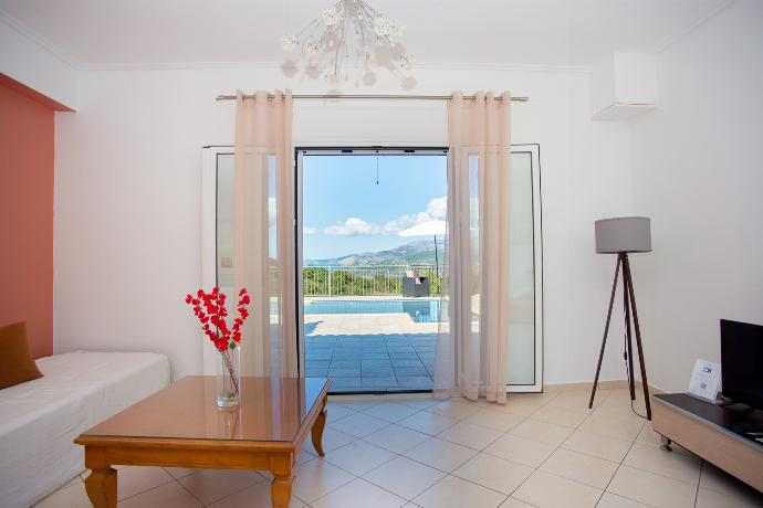  . - Europe Villa Io . (Γκαλερί Φωτογραφιών) }}