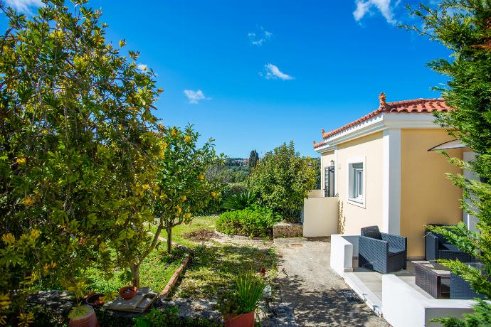  . - Europe Villa Io . (Γκαλερί Φωτογραφιών) }}