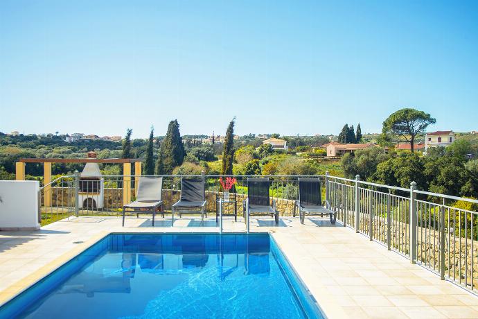  . - Europe Villa Io . (Γκαλερί Φωτογραφιών) }}