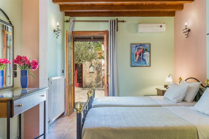  . - Villa Ioanna . (Photo Gallery) }}