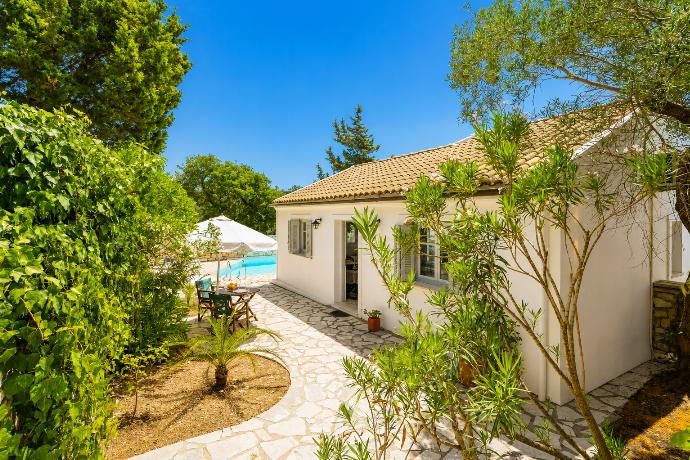 Beautiful villa with private pool and terrace with sea views . - Villa Jasmine . (Photo Gallery) }}