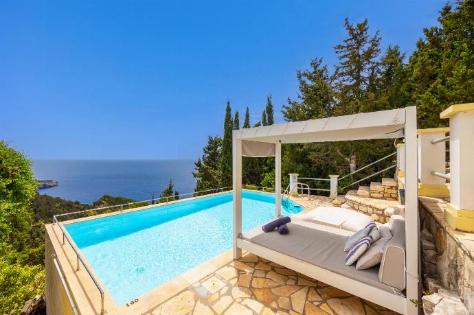 Private pool and terrace with panoramic sea views . - Villa Gardenia . (Photo Gallery) }}
