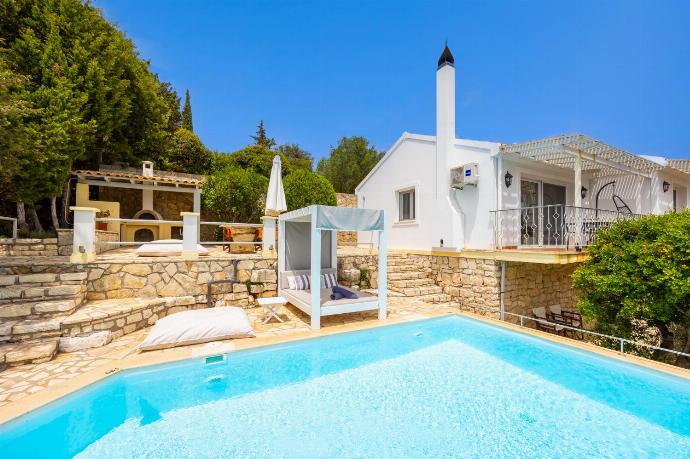 Beautiful villa with private pool and terrace with panoramic sea views . - Villa Gardenia . (Photo Gallery) }}