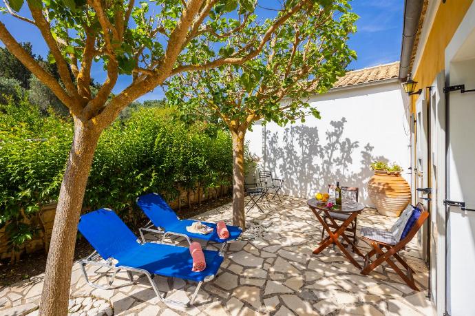 Terrace area . - Agathi Cottage . (Photo Gallery) }}