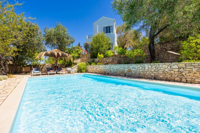 Beautiful villa with private pool and terrace with sea views . - Villa Marmari . (Photo Gallery) }}