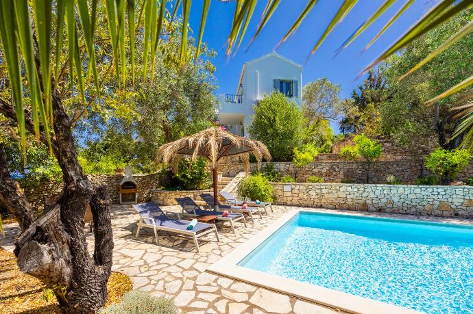 Beautiful villa with private pool and terrace with sea views . - Villa Marmari . (Photo Gallery) }}
