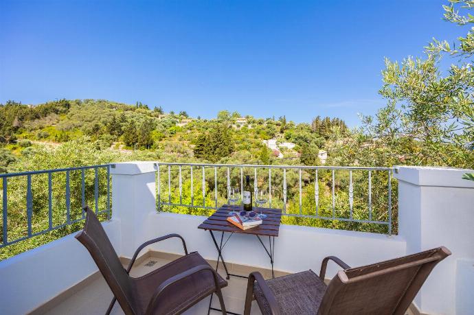 Balcony . - Villa Marmari . (Photo Gallery) }}