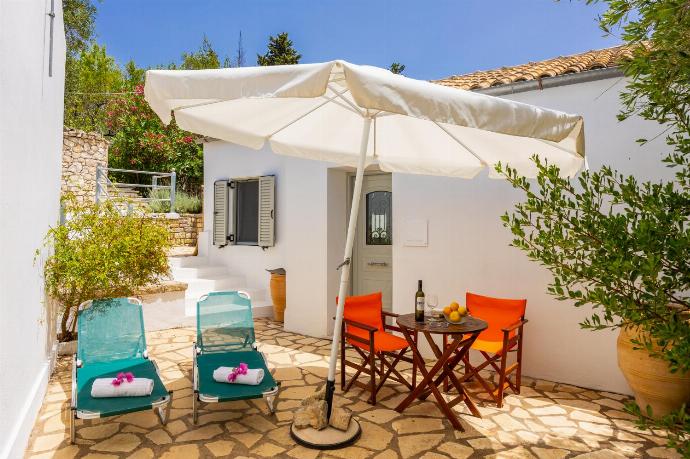 ,Beautiful cottage with private terrace . - Aimilia Cottage . (Photo Gallery) }}