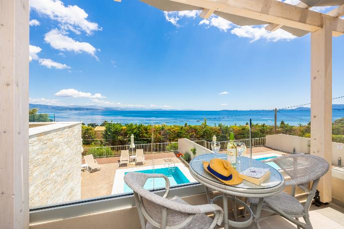 Balcony with sea views . - Villa Alora . (Photo Gallery) }}