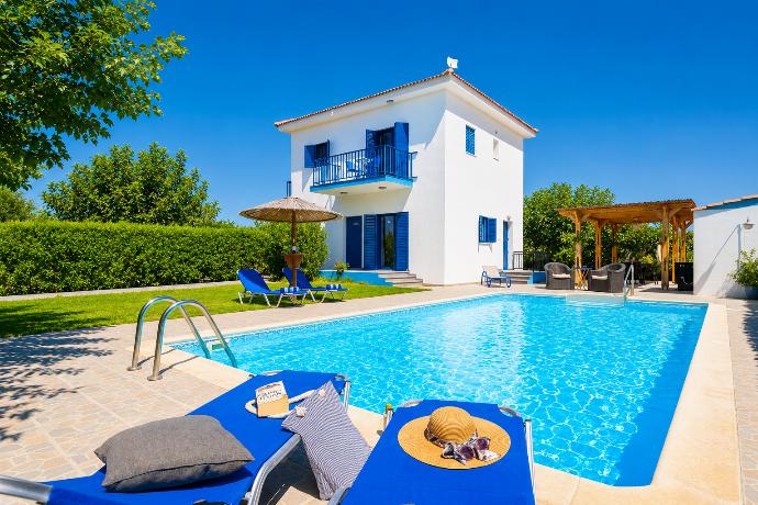 Beautiful villa with private pool and terrace . - Villa Rotiana . (Galleria fotografica) }}