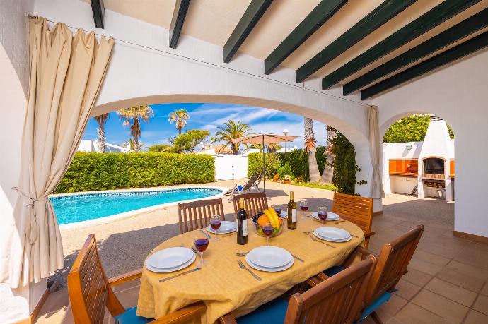 Sheltered terrace area . - Villa Miguel Dos . (Galerie de photos) }}