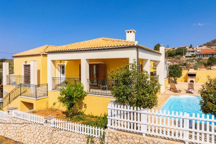 Beautiful villa with private pool and terrace with sea views . - Villa Nikos . (Photo Gallery) }}