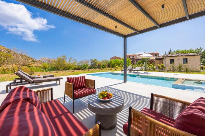Sheltered terrace area . - Villa Lilia . (Photo Gallery) }}