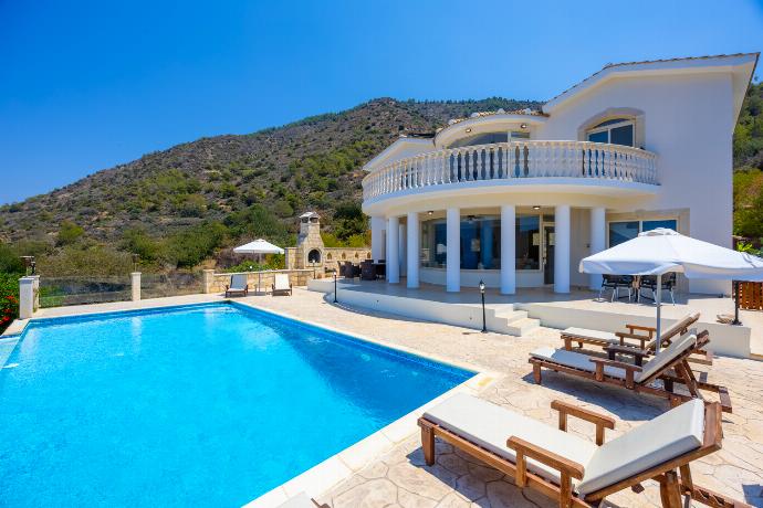  . - Villa Aquavitus . (Photo Gallery) }}