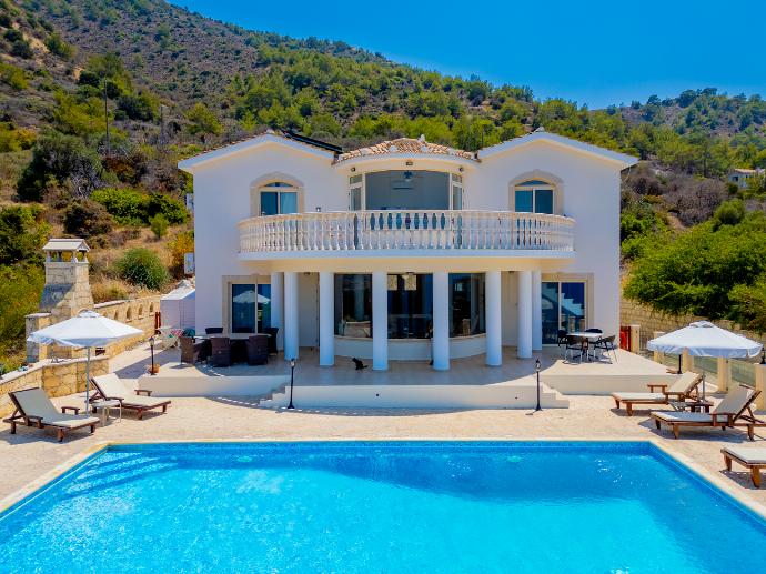  . - Villa Aquavitus . (Photo Gallery) }}