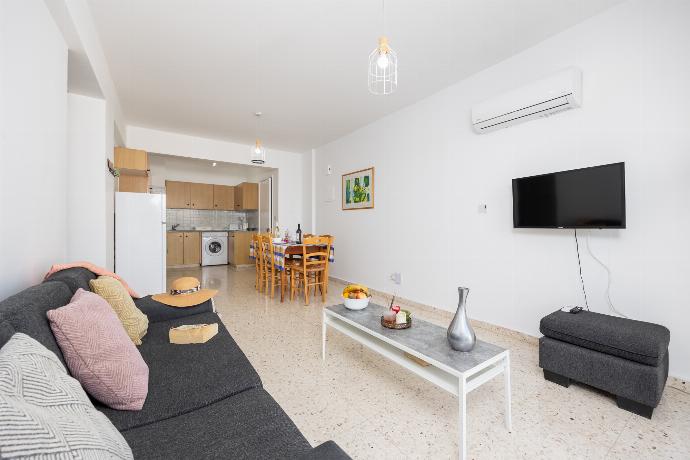 Latchi Pool View Apartment