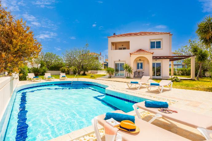 ,Beautiful villa with private pool and terrace with sea views . - Villa Maia . (Photo Gallery) }}