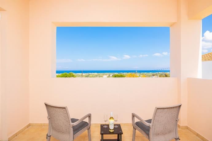 Balcony with sea views . - Villa Maia . (Photo Gallery) }}