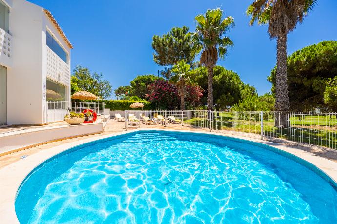 Private pool and terrace . - Villa Mexico . (Fotogalerie) }}