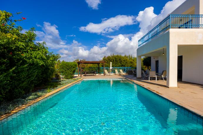  . - Villa Apollonas . (Photo Gallery) }}