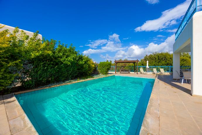  . - Villa Apollonas . (Photo Gallery) }}