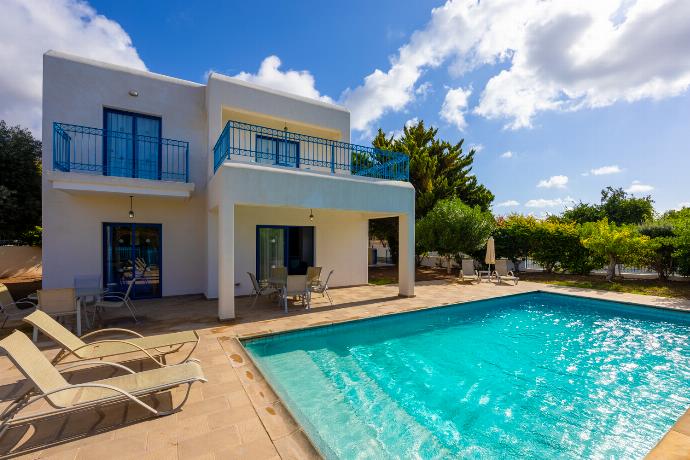  . - Villa Apollonas . (Photo Gallery) }}