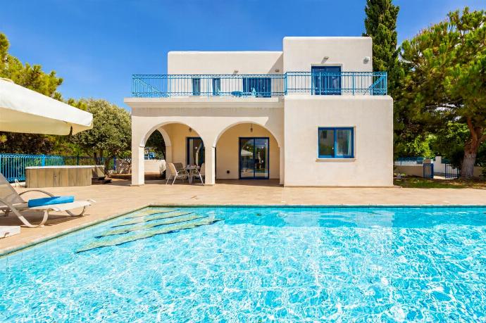  . - Villa Ermis . (Galleria fotografica) }}