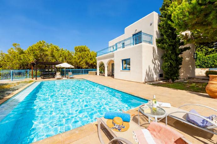  . - Villa Ermis . (Galleria fotografica) }}