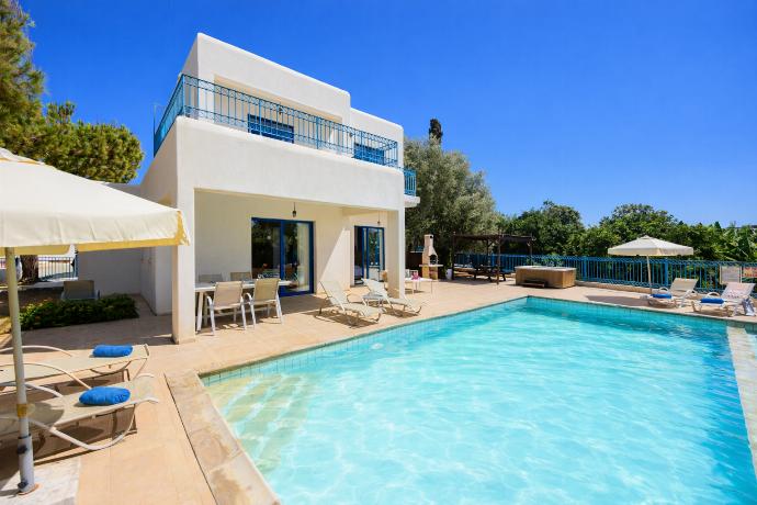  . - Villa Athina Ena . (Γκαλερί Φωτογραφιών) }}