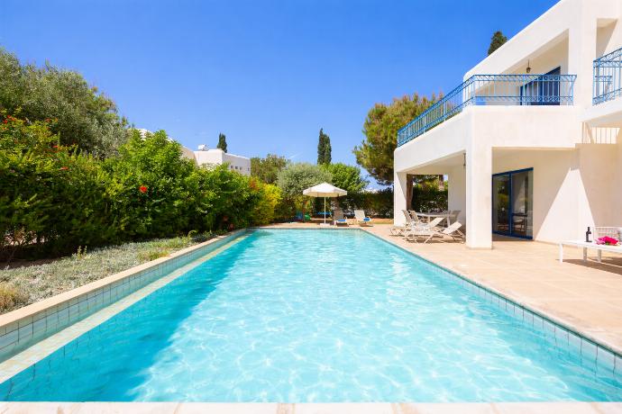  . - Villa Athina Ena . (Γκαλερί Φωτογραφιών) }}