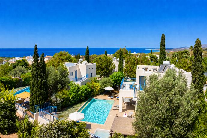  . - Villa Athina Ena . (Γκαλερί Φωτογραφιών) }}