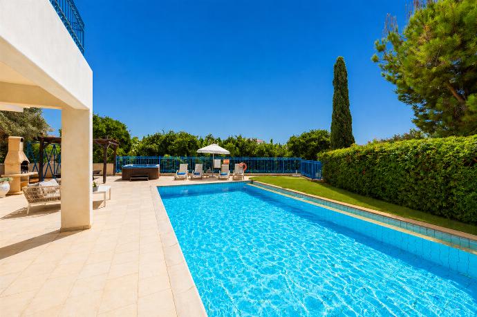  . - Villa Estia . (Γκαλερί Φωτογραφιών) }}