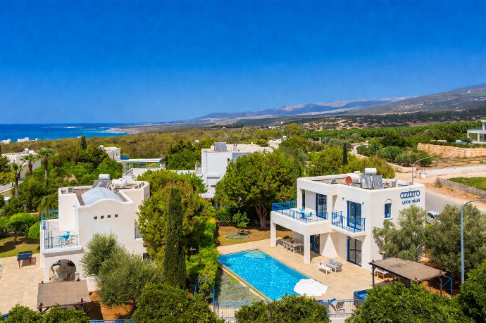  . - Villa Estia . (Γκαλερί Φωτογραφιών) }}