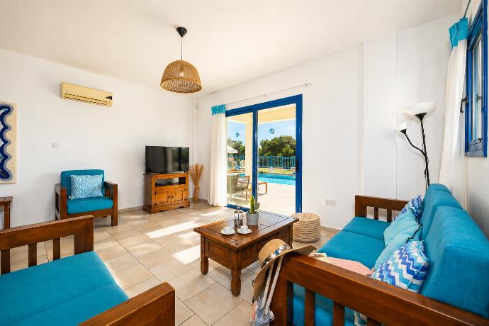  . - Villa Estia . (Γκαλερί Φωτογραφιών) }}