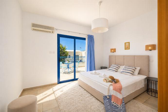  . - Villa Estia . (Γκαλερί Φωτογραφιών) }}