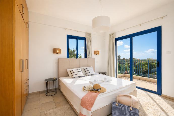  . - Villa Estia . (Γκαλερί Φωτογραφιών) }}
