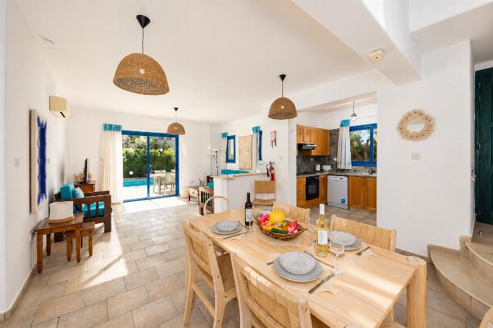  . - Villa Estia . (Γκαλερί Φωτογραφιών) }}