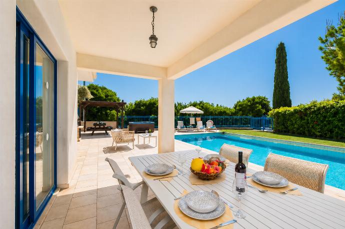  . - Villa Estia . (Γκαλερί Φωτογραφιών) }}