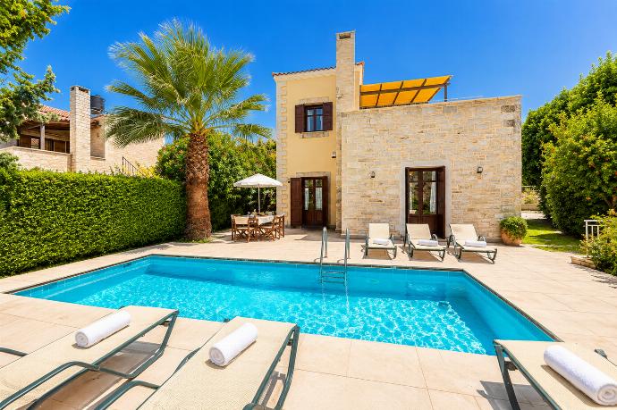 Beautiful villa with private pool and terrace . - Villa Aloe . (Photo Gallery) }}